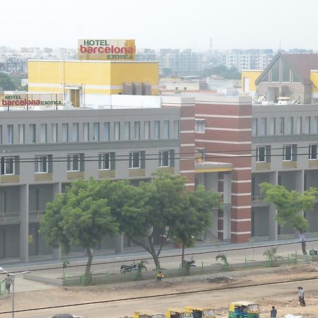 Hotel Barcelona Exotica Ahmedabad Exteriör bild